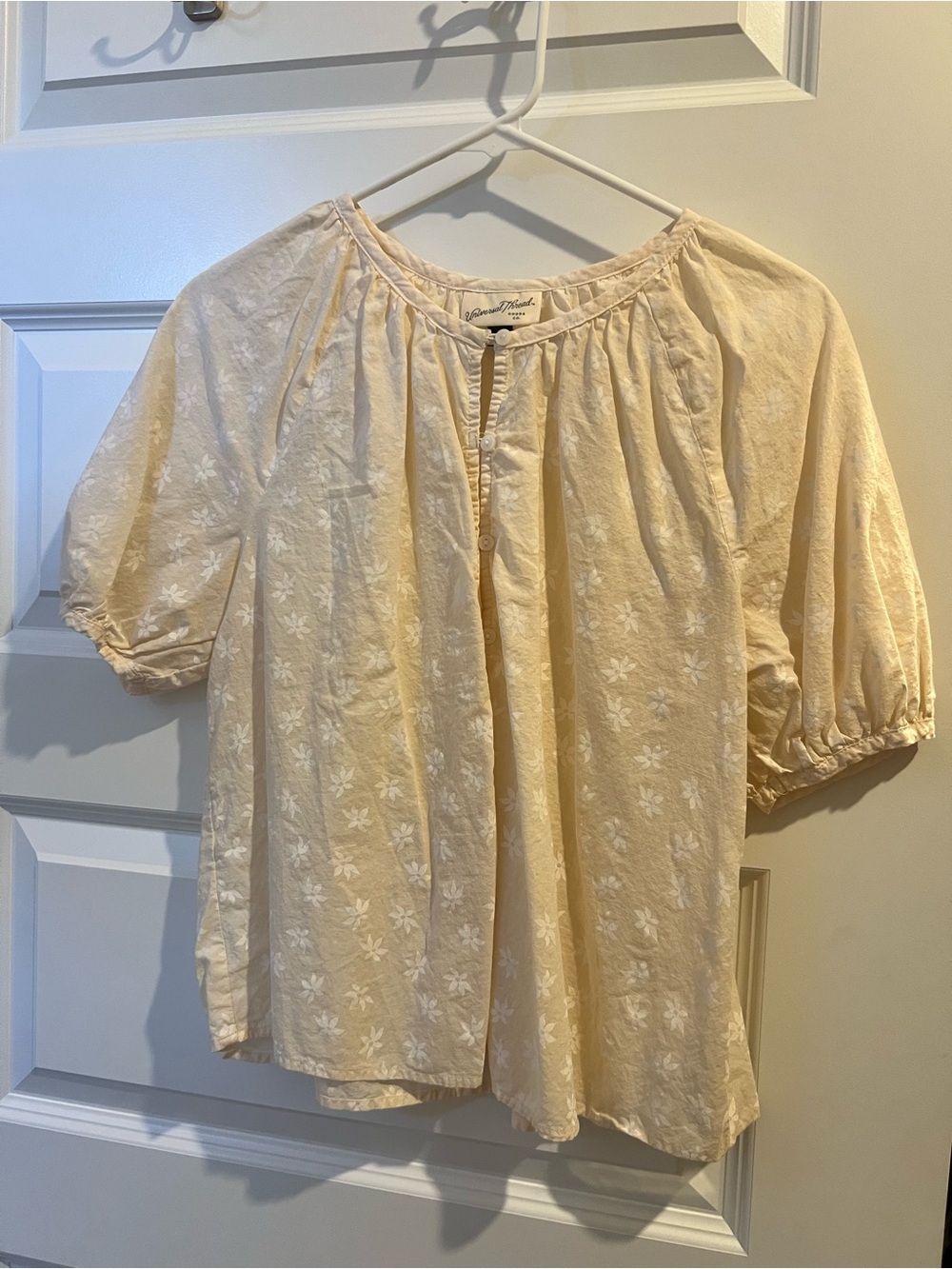 Universal Thread Cream Floral Peasant Blouse